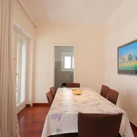 St Peter New And Lightsome With Balcony Apartment *