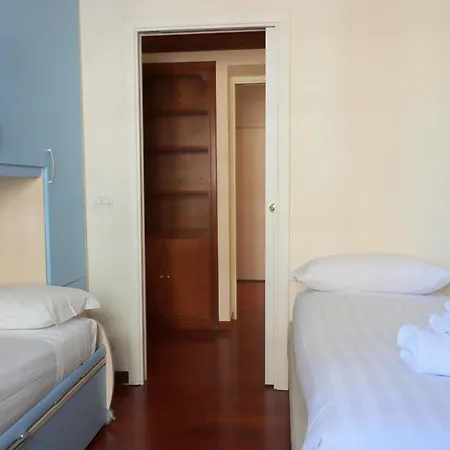 St Peter New And Lightsome With Balcony Apartment *